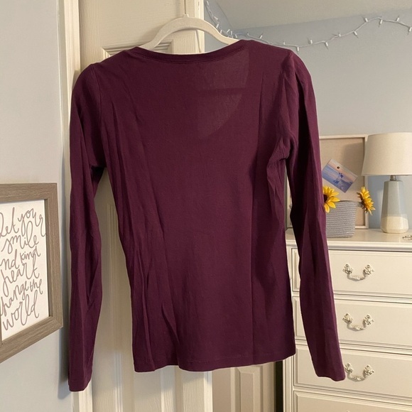 Gap Favorite Tee - Picture 3 of 6